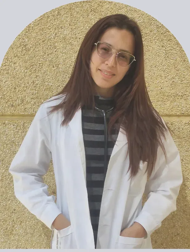 Isabel Batista Molina, médica, con bata blanca